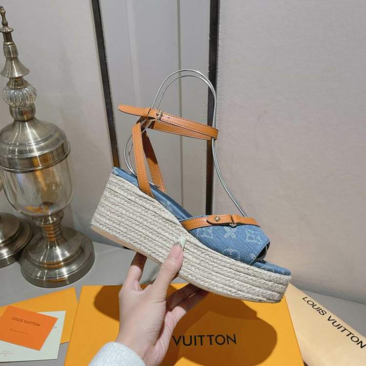 Picture of Louis Vuitton Shoes _SKULVsz35-4213cmmnf060613659